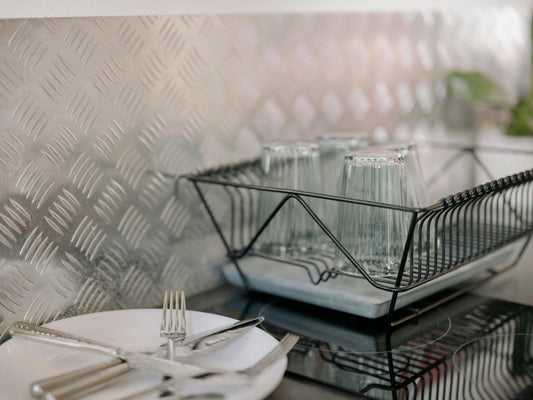 Égouttoir vaisselle : le secret d'une cuisine propre et organisée