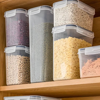 Boite alimentaire dans un placard