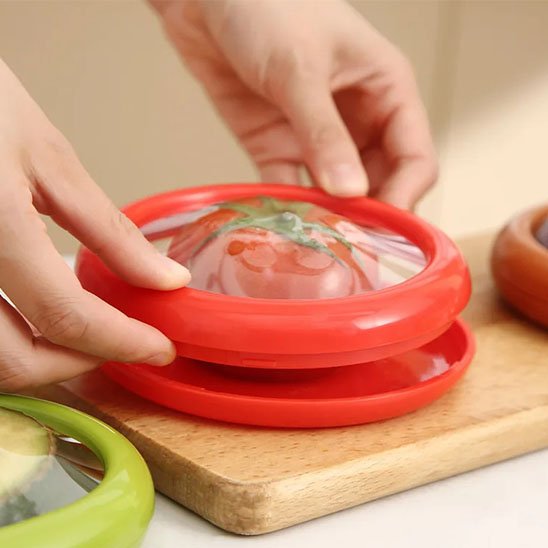 Boite alimentaire rouge pour la tomate