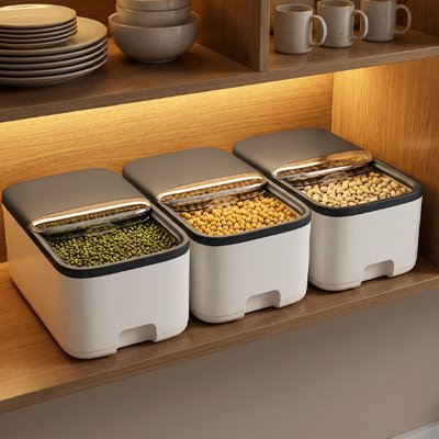  Boites de conservation alimentaire dans placard
