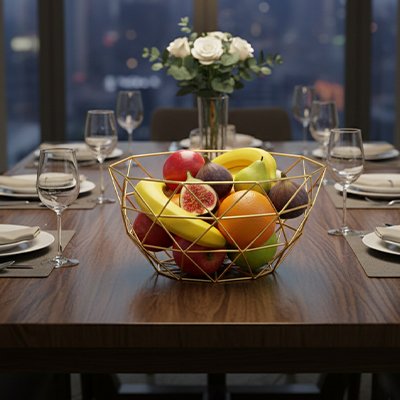 Corbeille a fruit dorée sur table cuisine