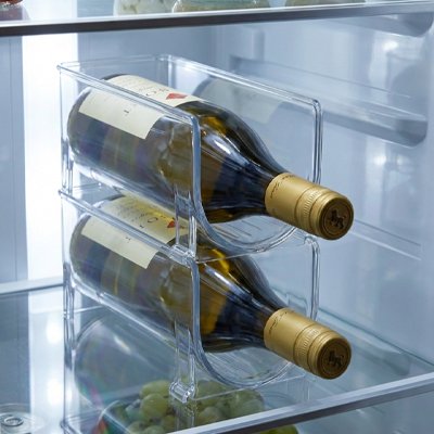 deux porte bouteille vin avec deux bouteilles de vin