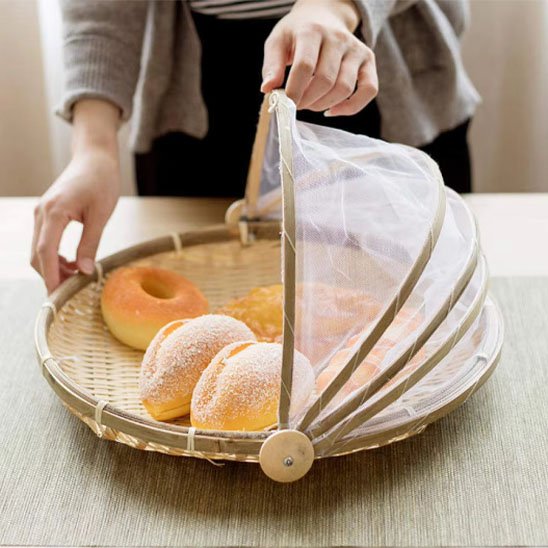 Panier de rangement avec des patisseries
