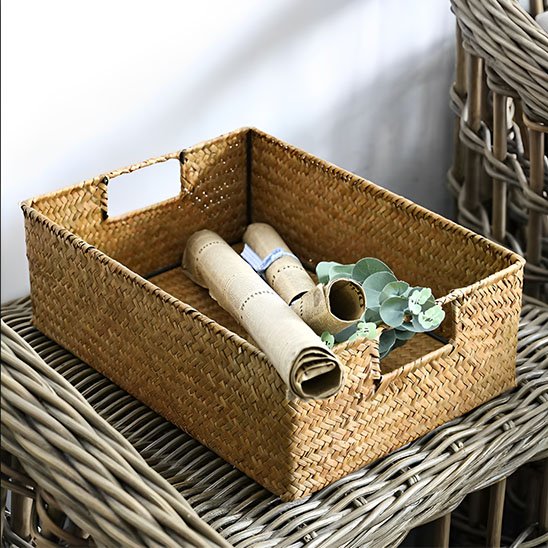 panier de rangement sur table