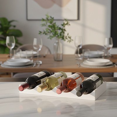 Porte bouteille rempli de bouteilles de vin rouge blanc et rosé