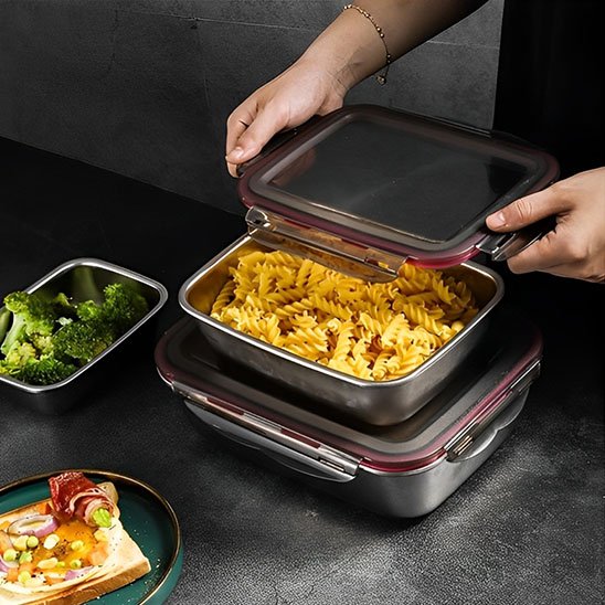 Préparation lunch box avec déjeuner
