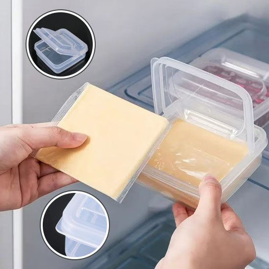 Rangement frigo contenant des tranches de fromage