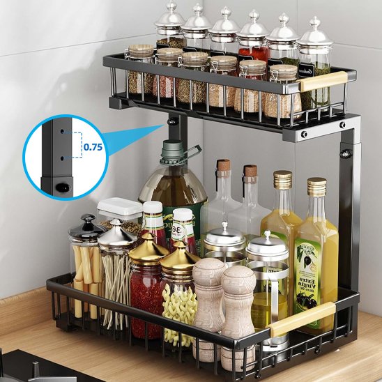 Rangement sous évier avec épices et huiles