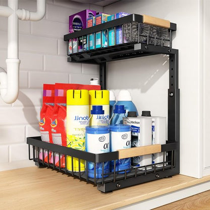 Rangement sous évier avec produits pour nettoyer